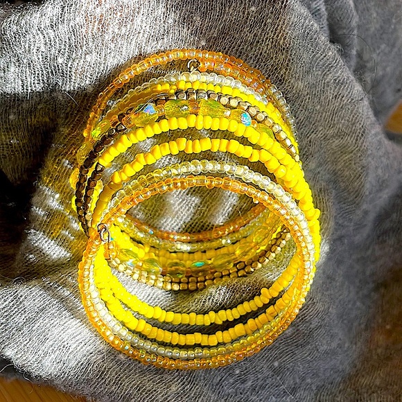 Yellow, peach and clear multi layer beaded bracelet!Jewelry Discount in Listing! - Picture 9 of 9